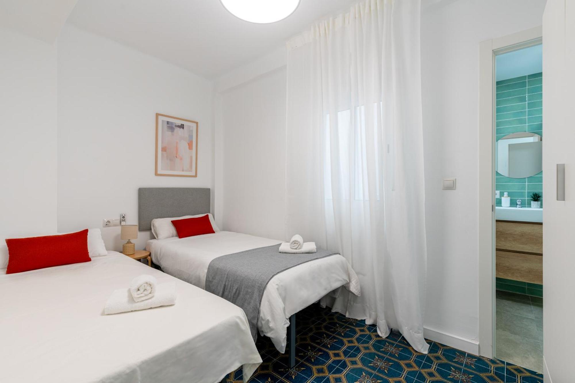 Piso Elegante Y Nuevo De 3 Habitaciones Y 2 Banos Sevilla Eksteriør bilde