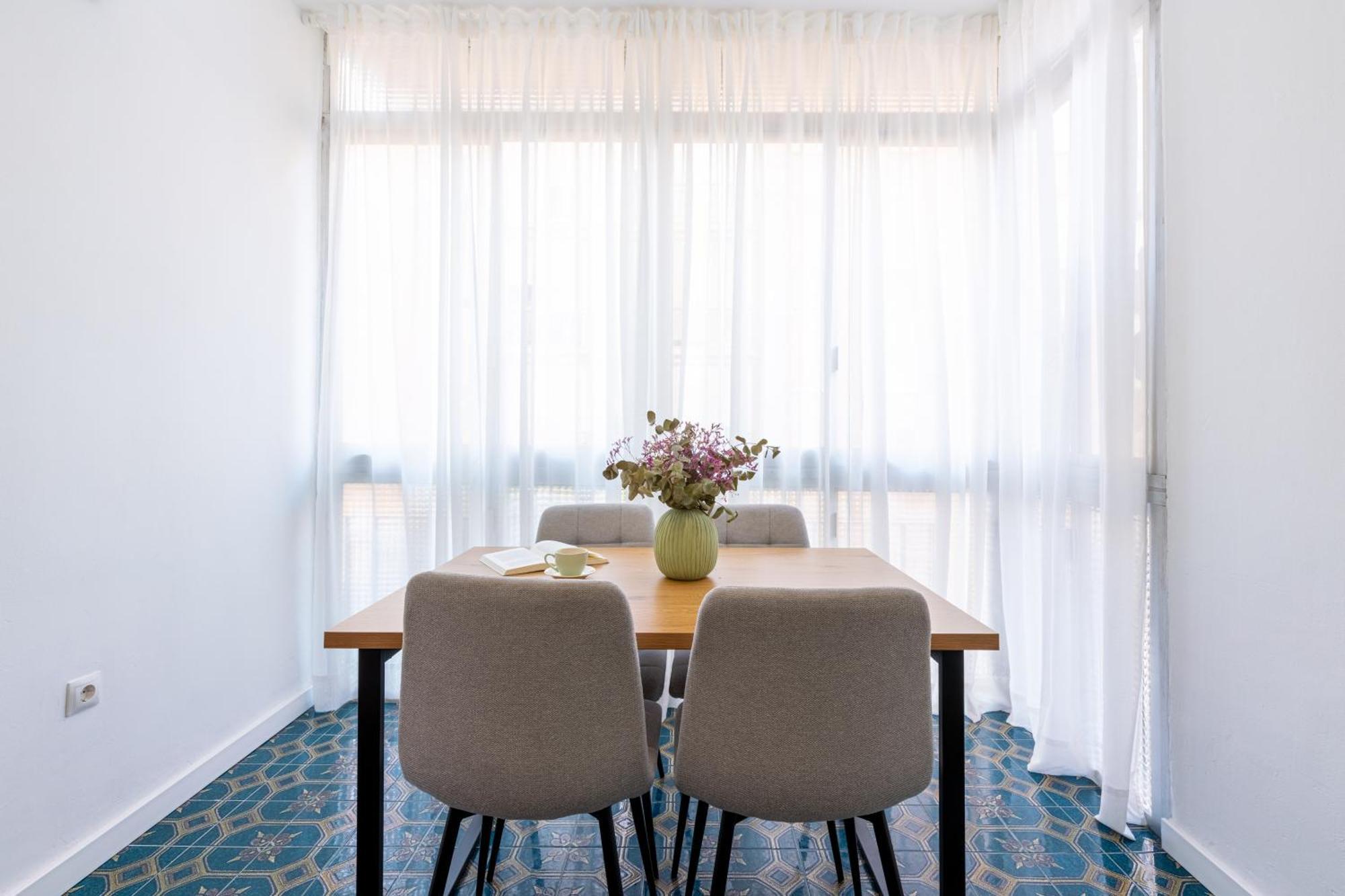 Piso Elegante Y Nuevo De 3 Habitaciones Y 2 Banos Sevilla Eksteriør bilde