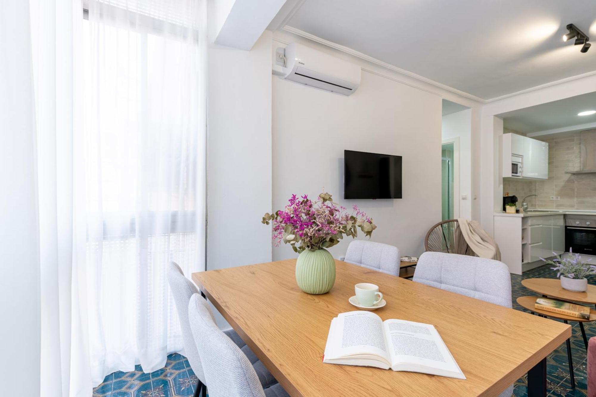 Piso Elegante Y Nuevo De 3 Habitaciones Y 2 Banos Sevilla Eksteriør bilde