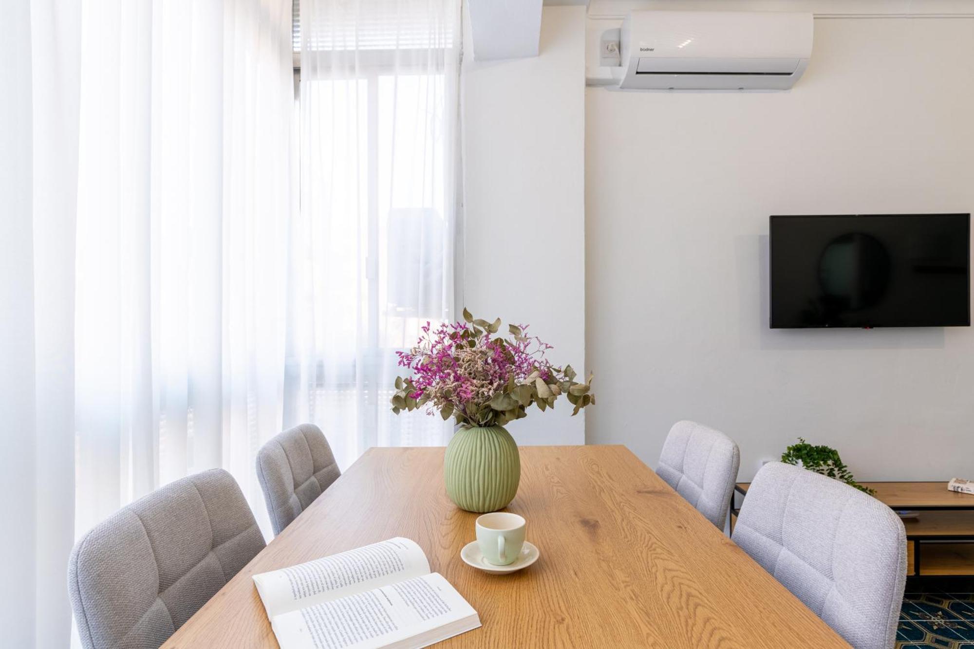 Piso Elegante Y Nuevo De 3 Habitaciones Y 2 Banos Sevilla Eksteriør bilde